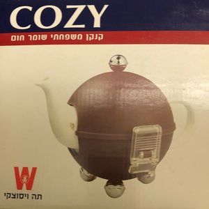 Cute little vintage teapot!